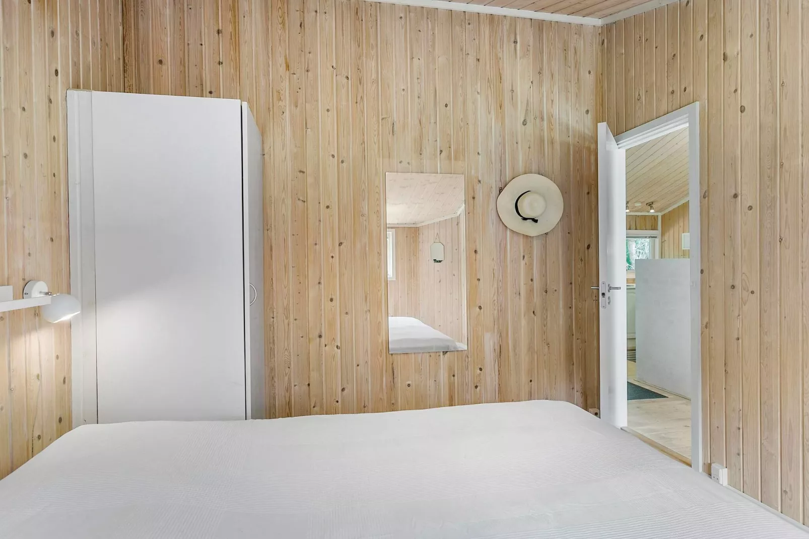 Vakantiehuis met ruime tuin-Binnen