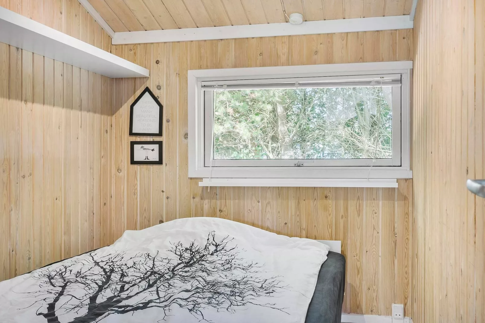 Vakantiehuis met ruime tuin-Binnen