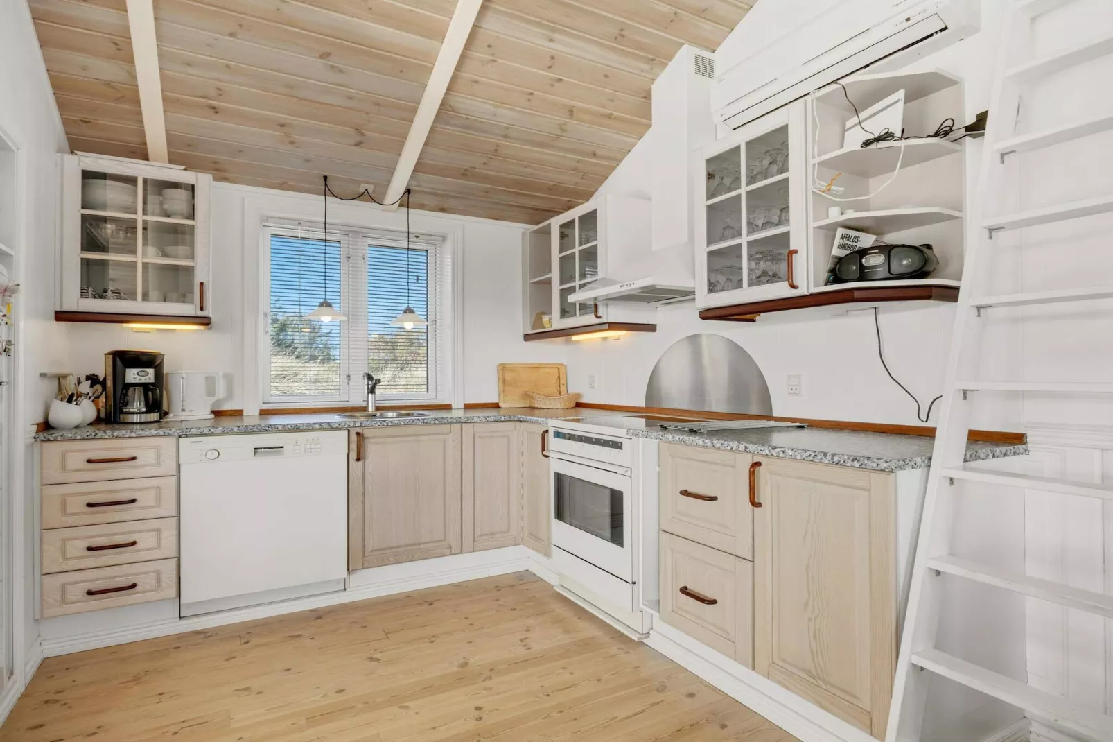 Vakantiehuis in Lokken met uitzicht-Binnen