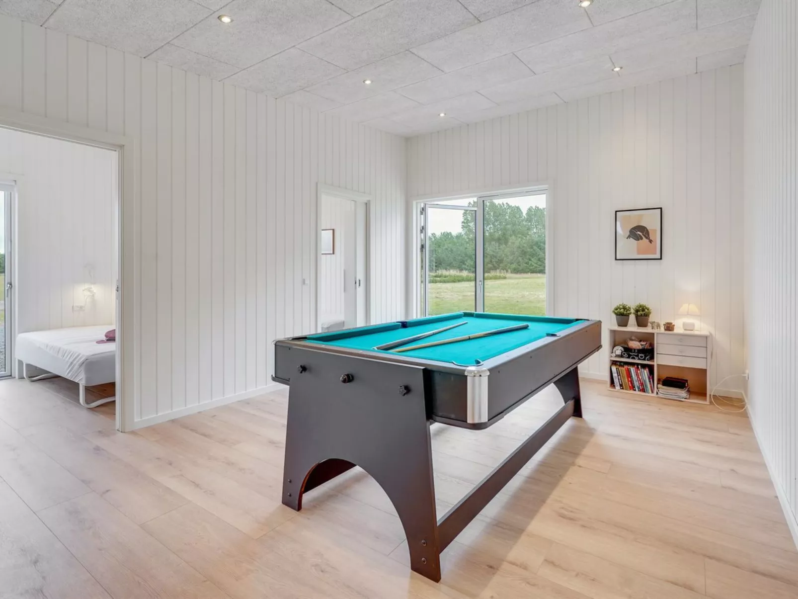 "Vanna" - 1.2km from the sea-Binnen