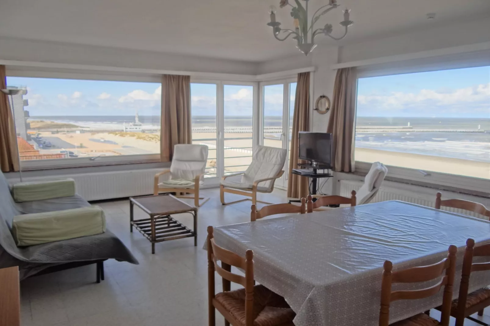 Ibis I 601-Eetkamer