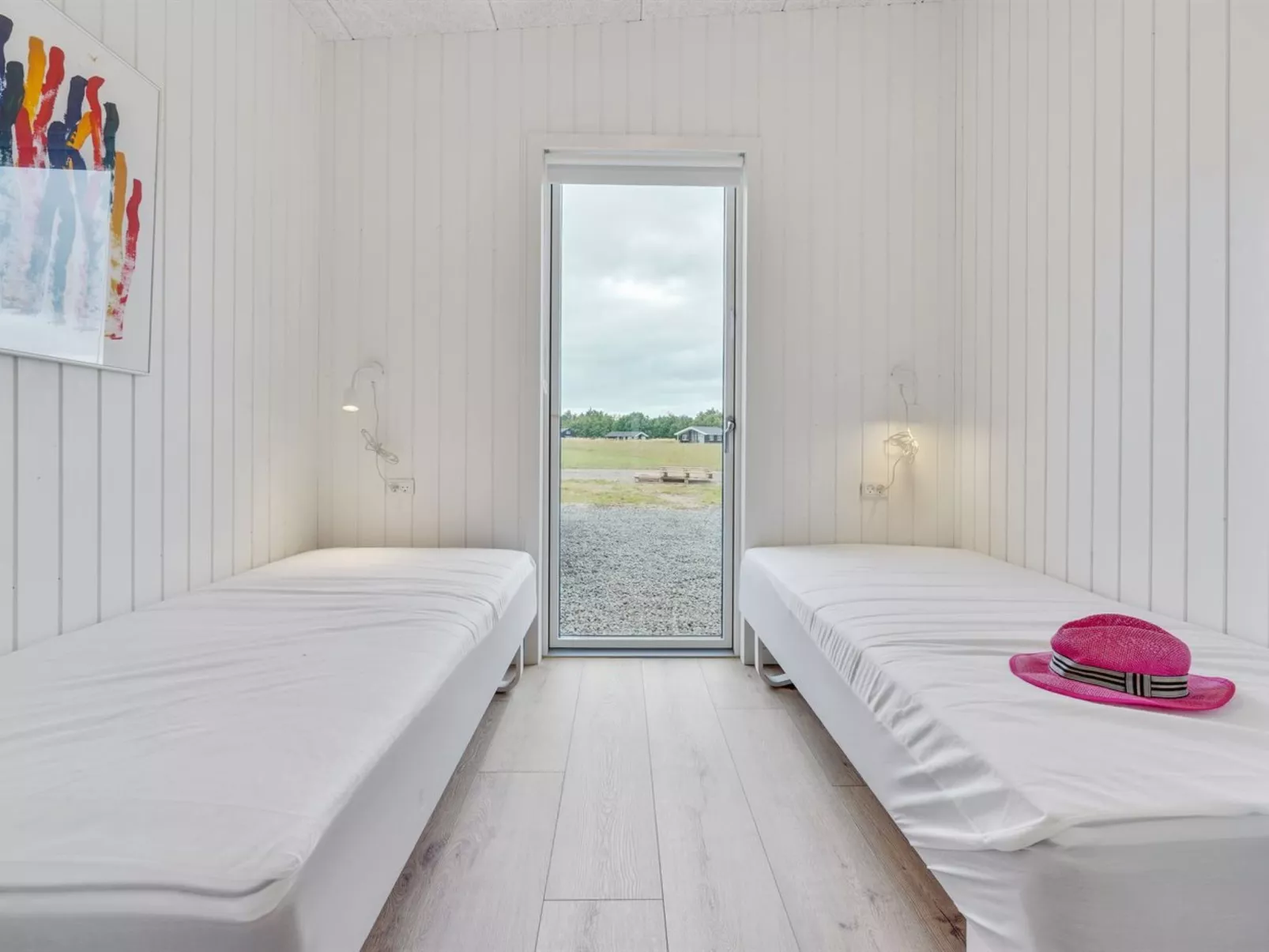 "Vanna" - 1.2km from the sea-Binnen