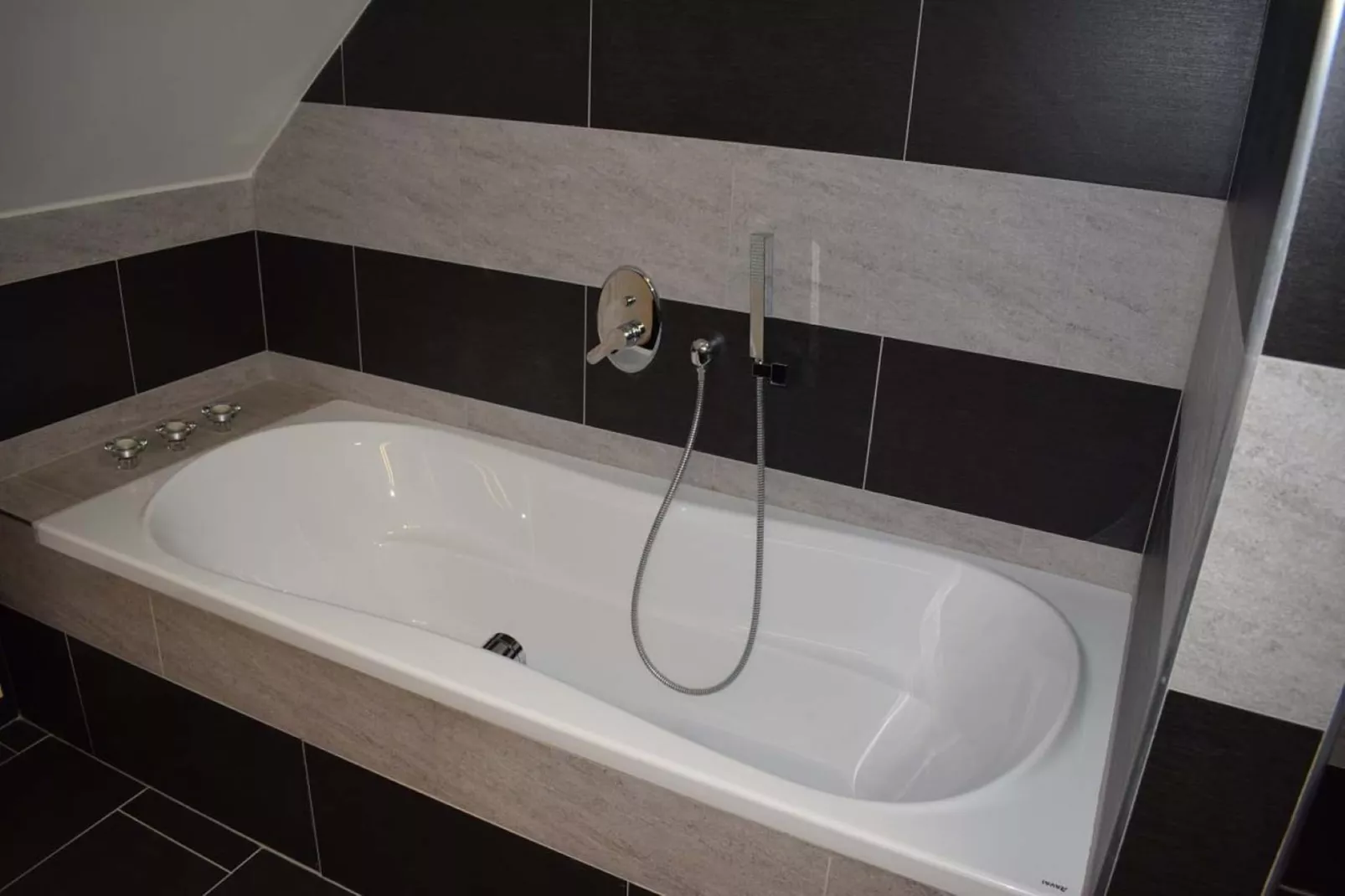 Lesany SLJK425-Badkamer