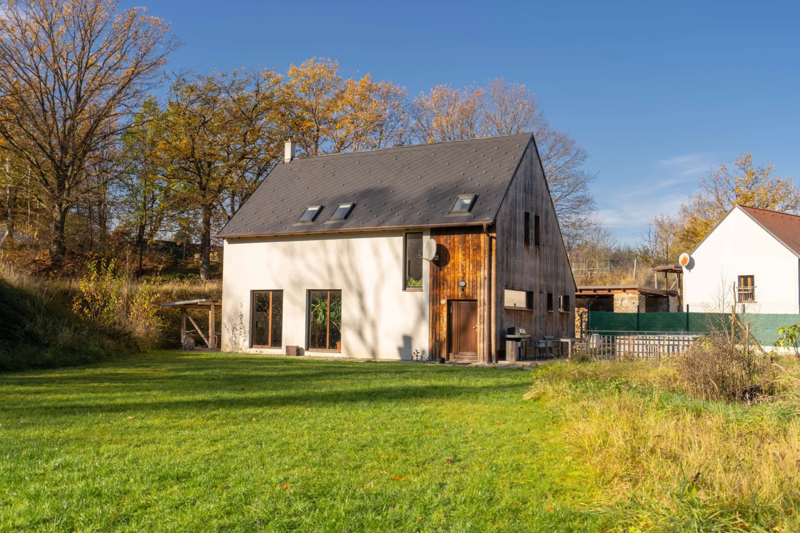 Lesany SLJK425-Buitenlucht