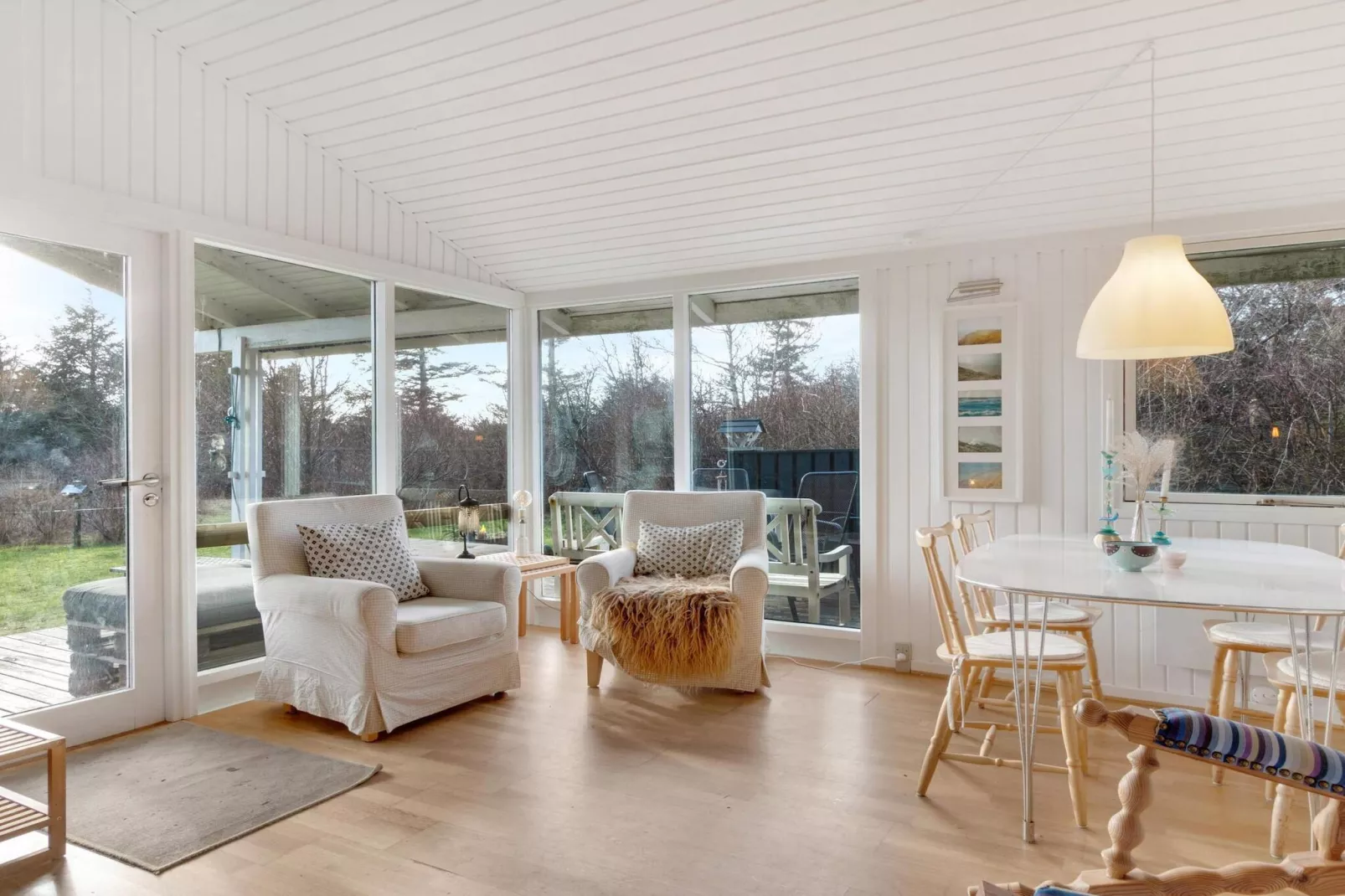 Vakantiehuis in Lokken vlakbij zee-Binnen