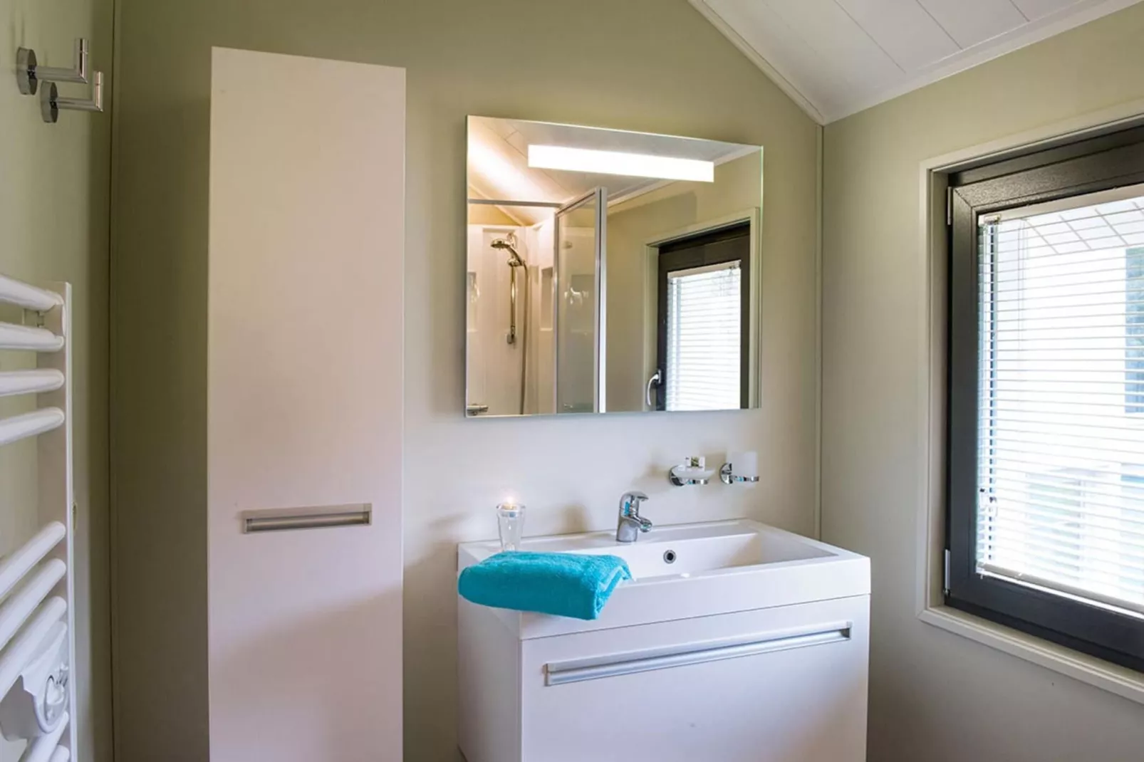 6 persons - 3 rooms 115m² without sauna-Badkamer
