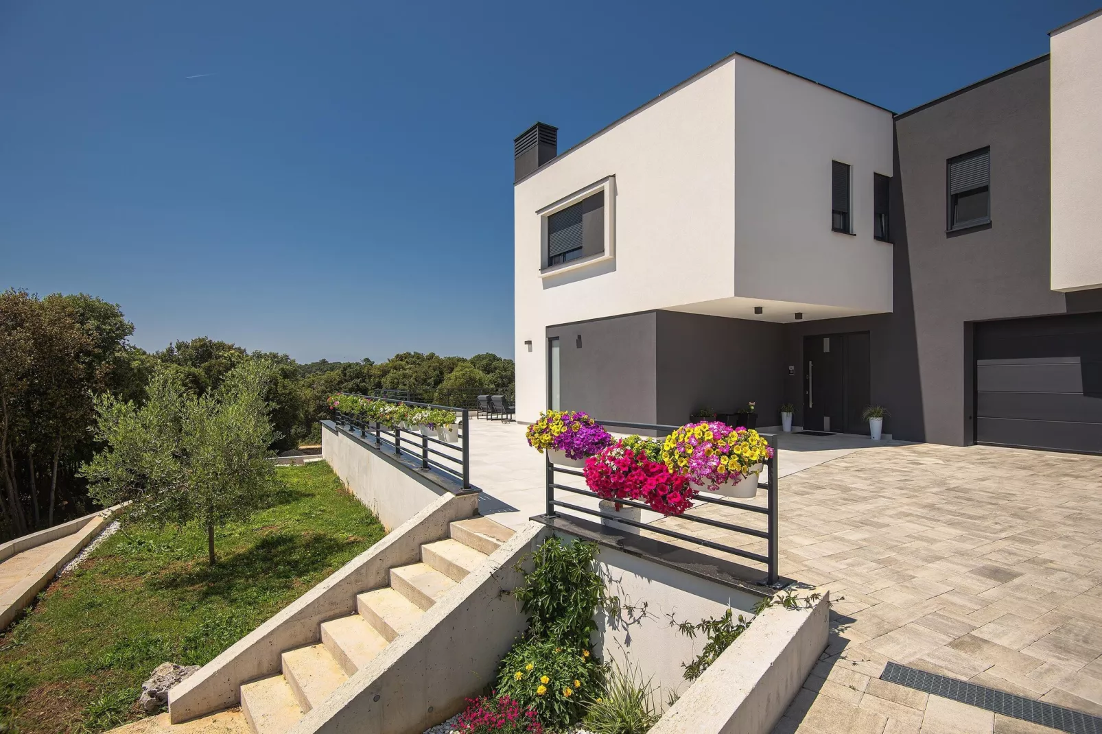 Cube Box House - Angelini-Buitenkant zomer