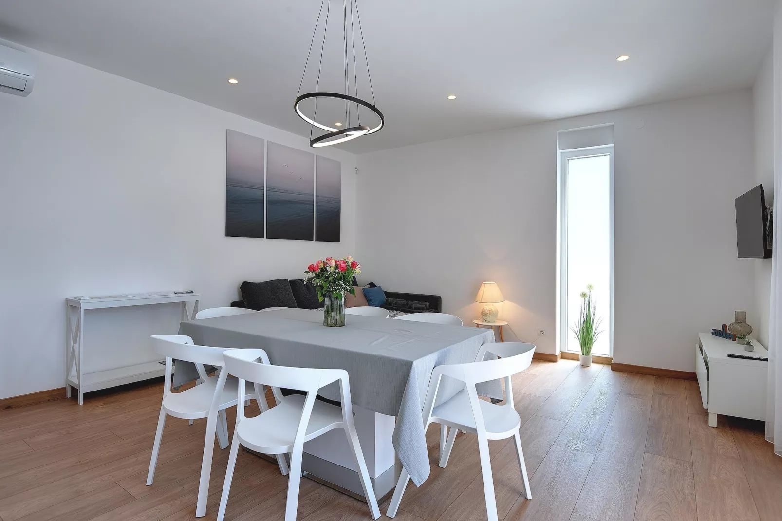 Cube Box House - Angelini-Eetkamer