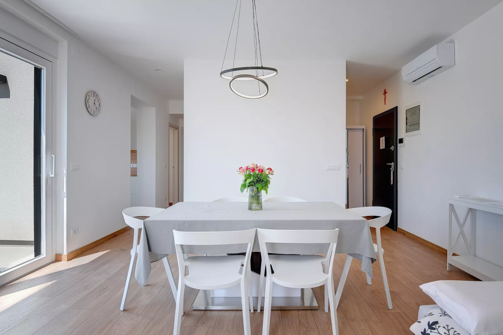 Cube Box House - Angelini-Eetkamer