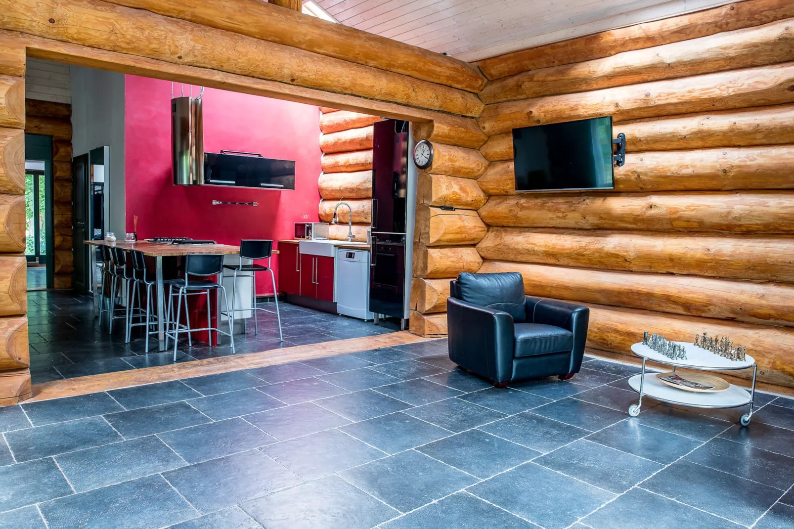 Lomnice nad Popelkou LLB005-Eetkamer