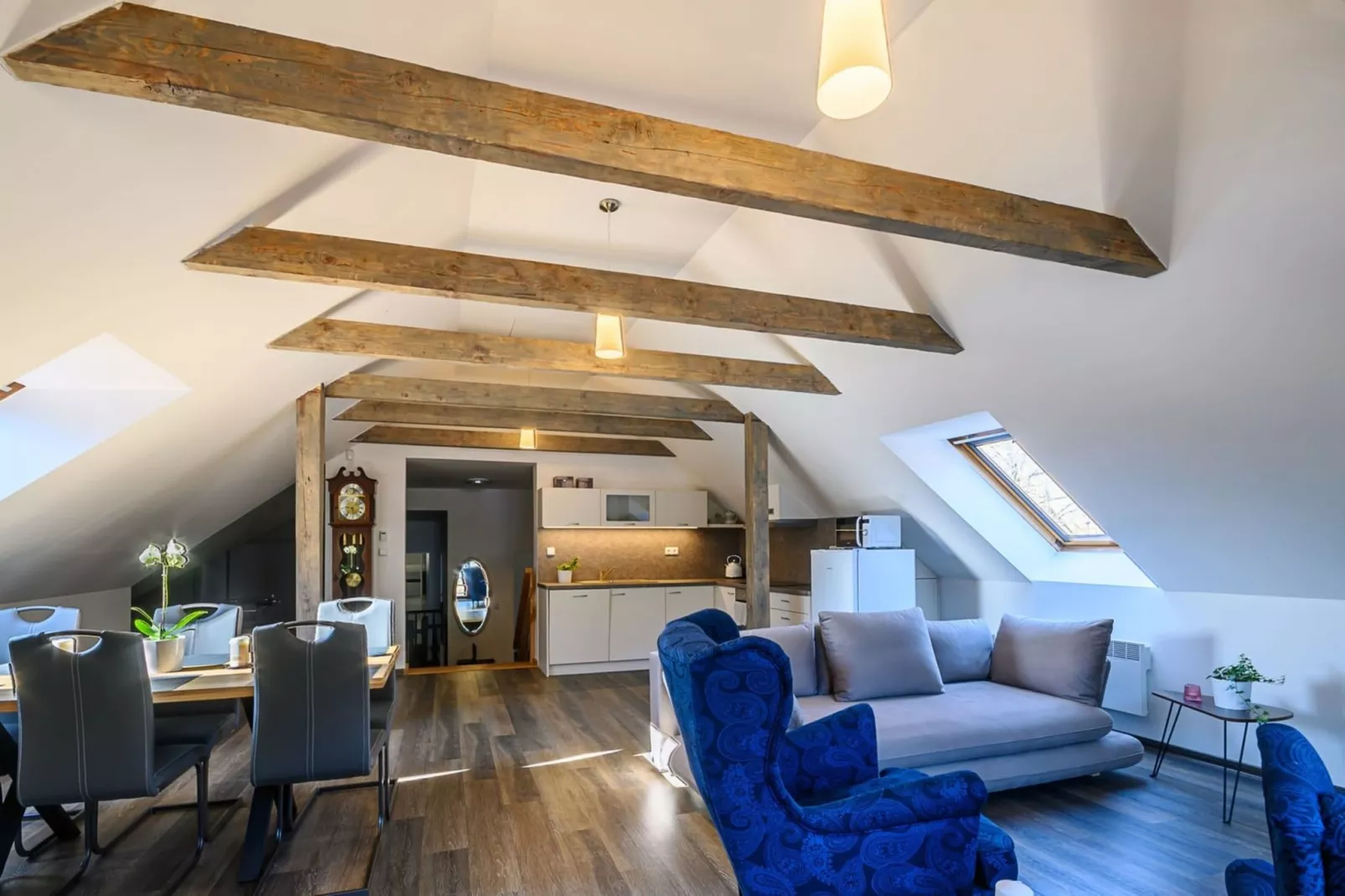 Luxe Villa in Bernartice, ook voor groepen KKH045