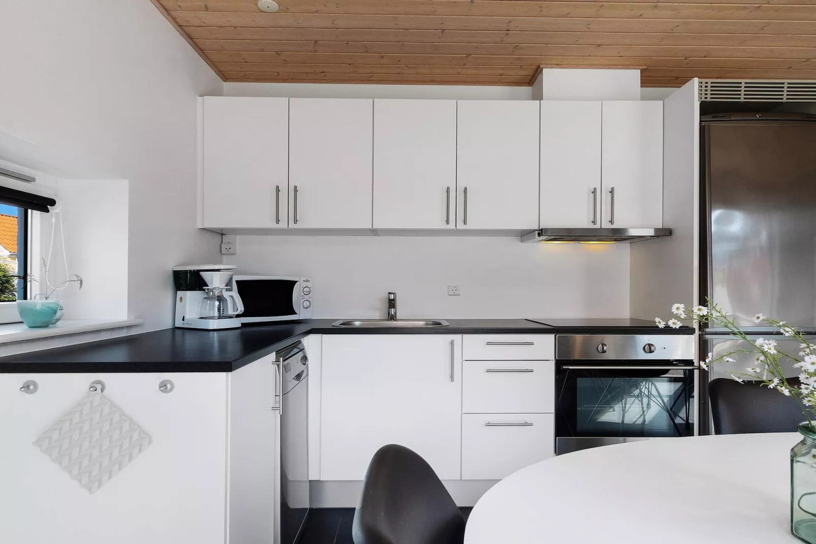 Vakantiehuis in Lokken met terras-Binnen