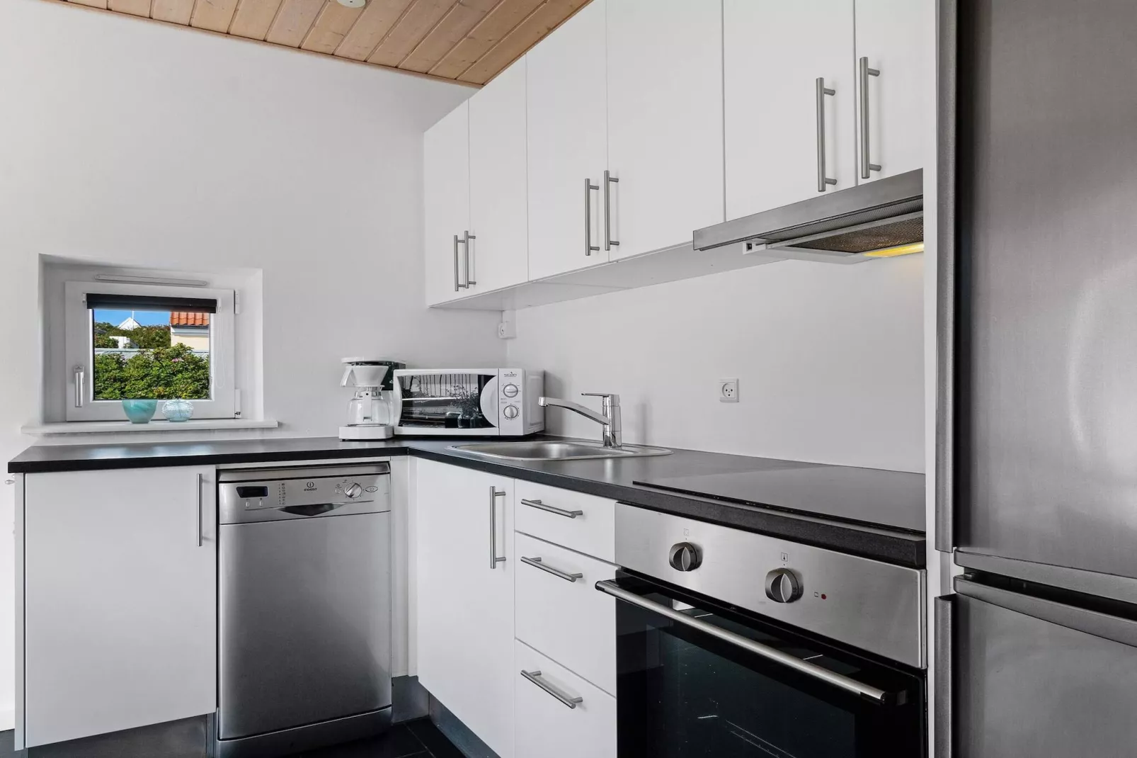 Vakantiehuis in Lokken met terras-Binnen