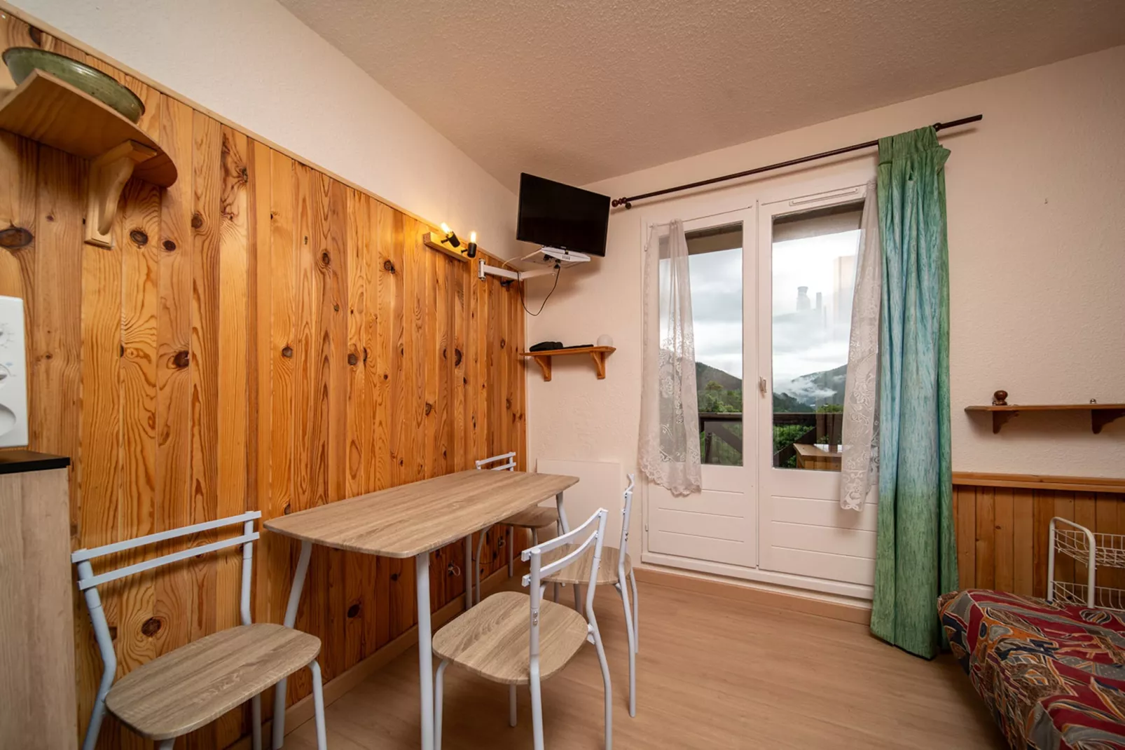 LE SCHUSS 5 N°28 - ST4C-Eetkamer