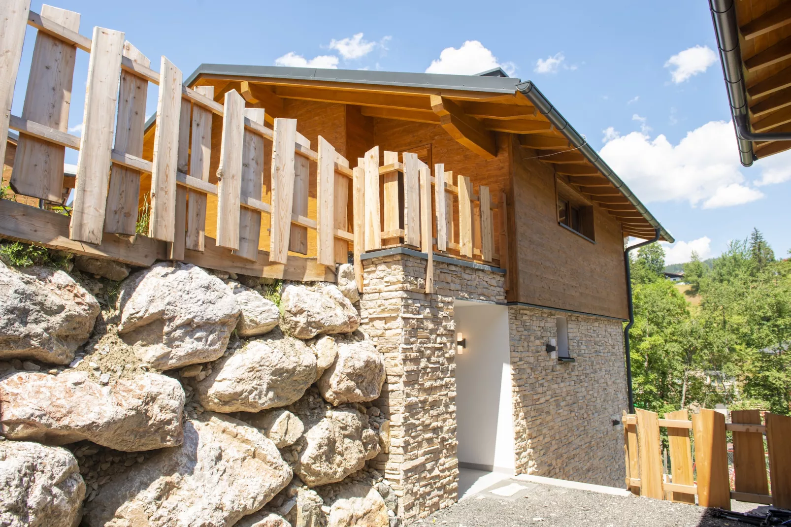 Superior Chalet-Buitenkant zomer