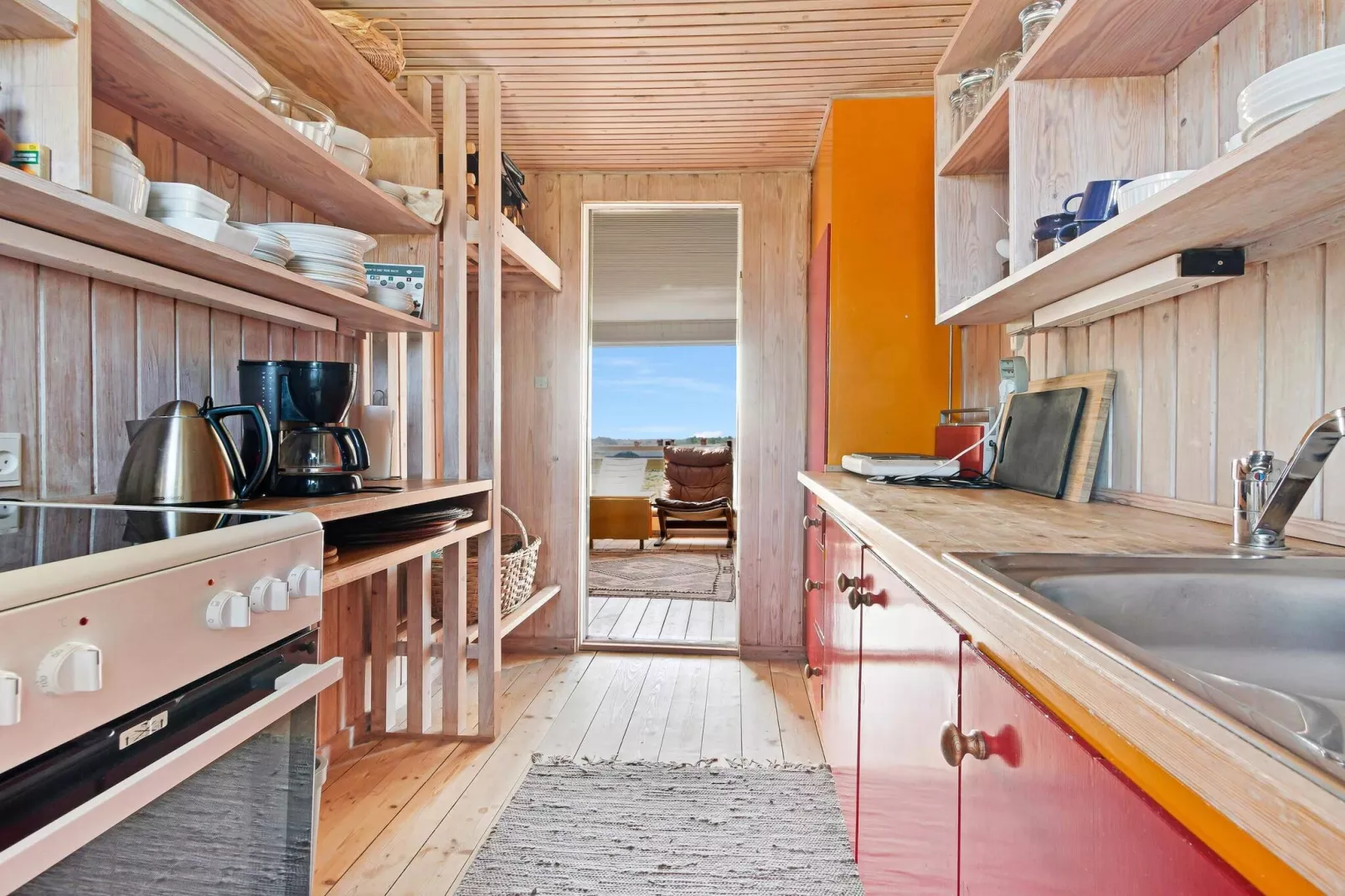 Vakantiehuis in Lokken vlakbij het strand-Binnen