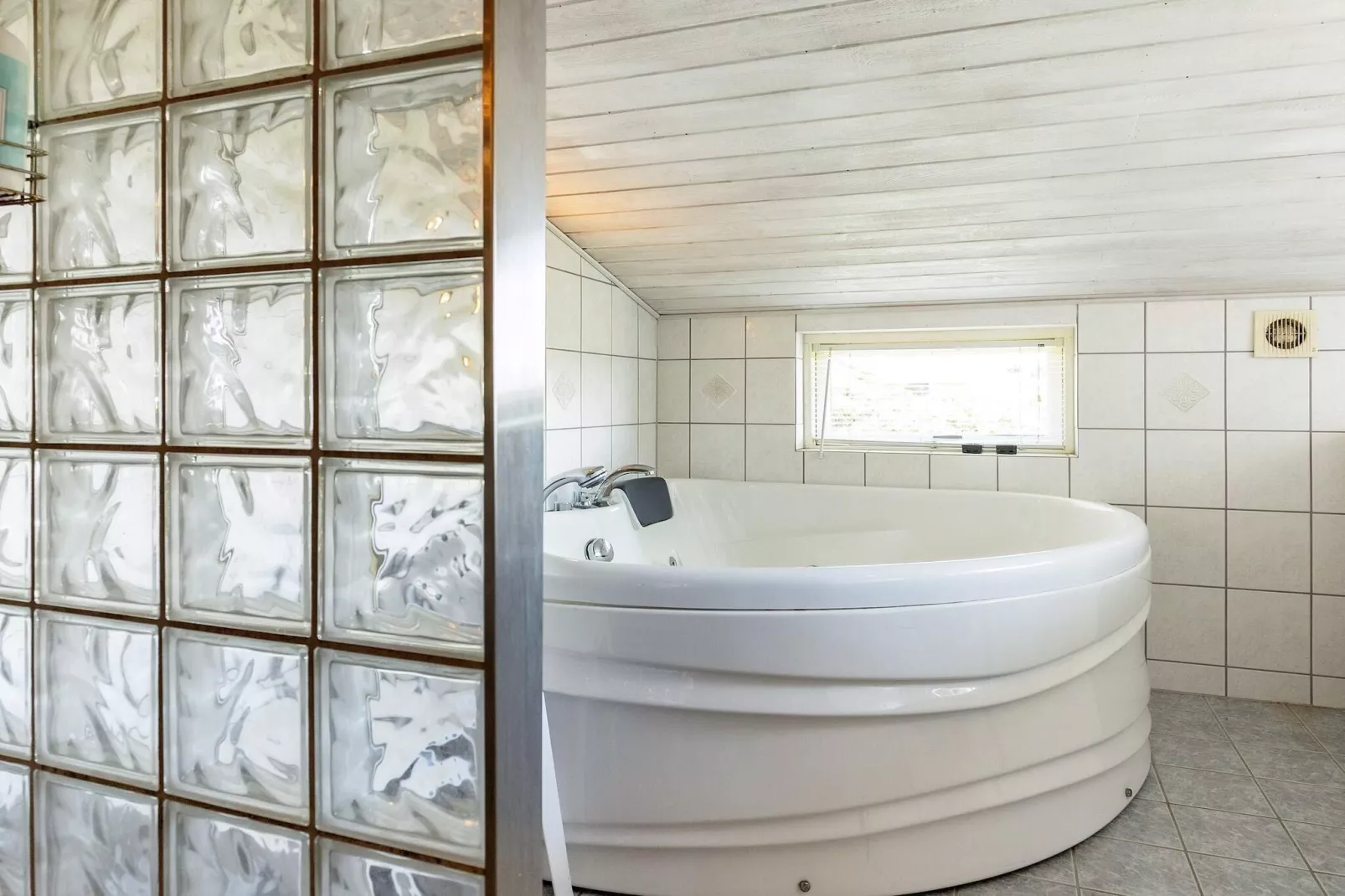 Gezellig vakantiehuis in Lokken, aan zee-Binnen