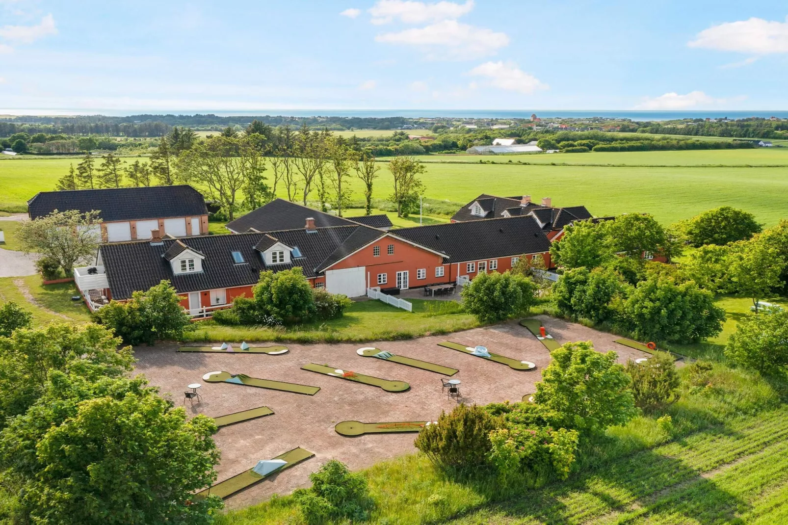 Ruim vakantiehuis in Lokken-Buitenlucht