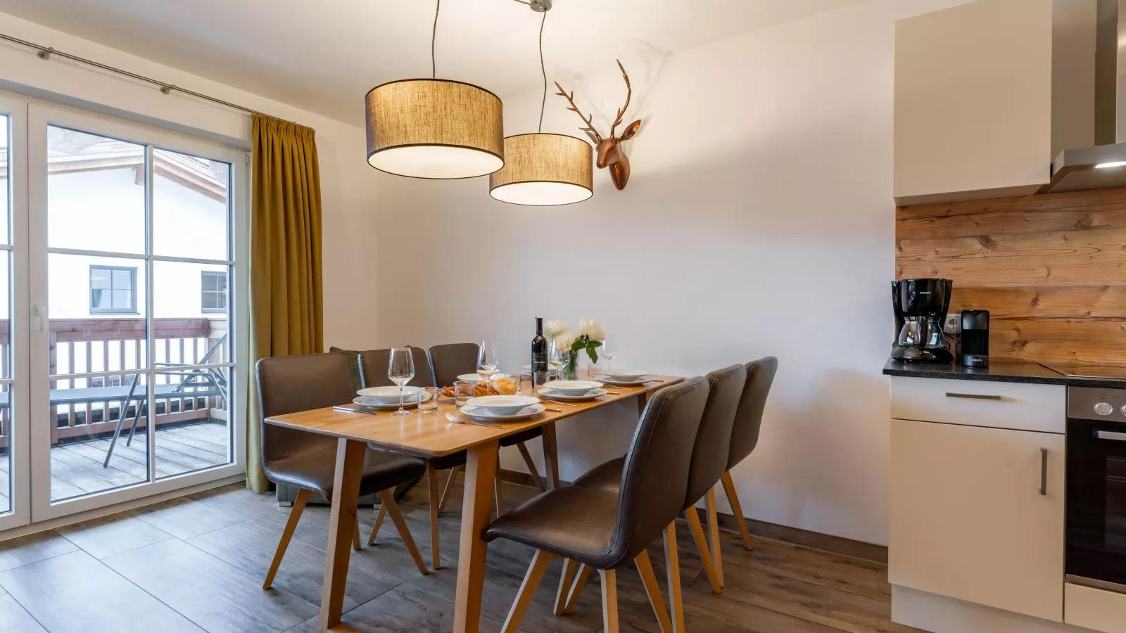 Tauern Suites Mitterwirt TOP 311-Eetkamer