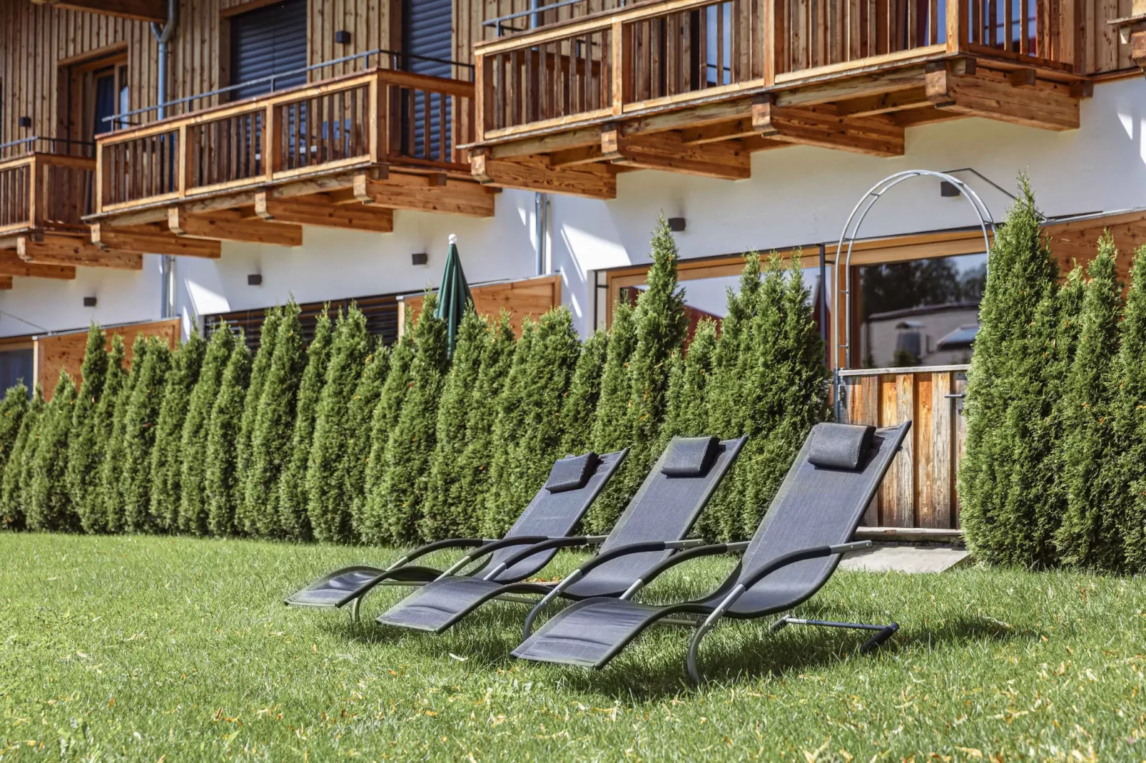 Dorfresort Kitzbühel 2-Tuinen zomer