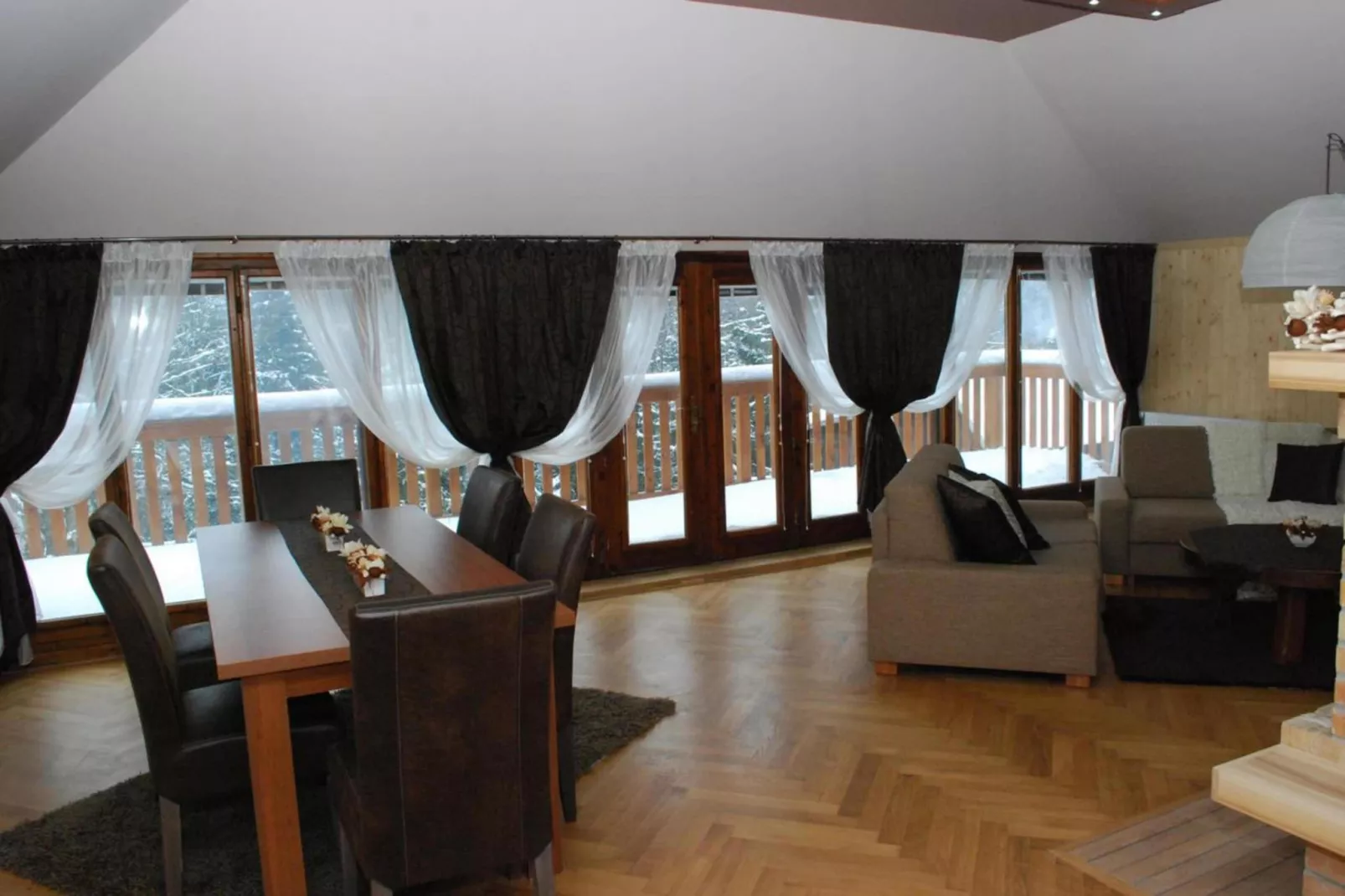 Staré Hamry MOSL590-Eetkamer