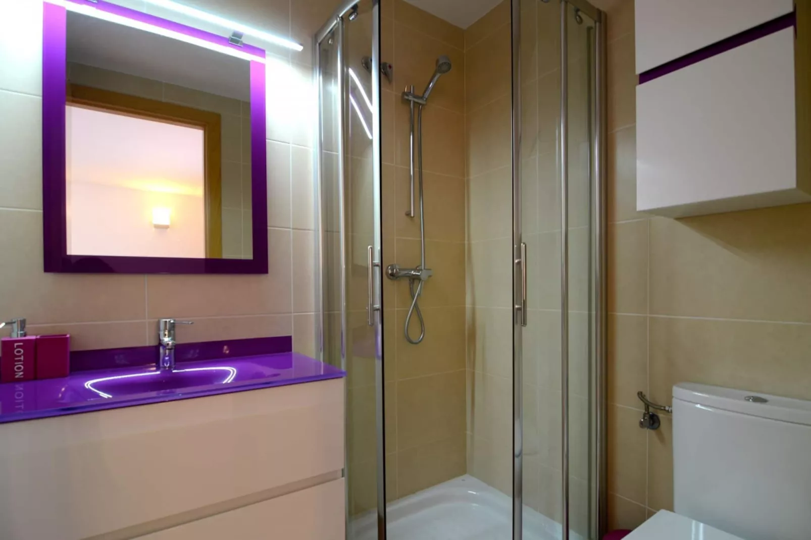 GRACIA 23 2-1-Badkamer