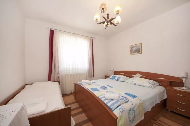 Apartments Gorana - Two Bedroom Apartment with Terrace(A1) (ST)-Slaapkamer