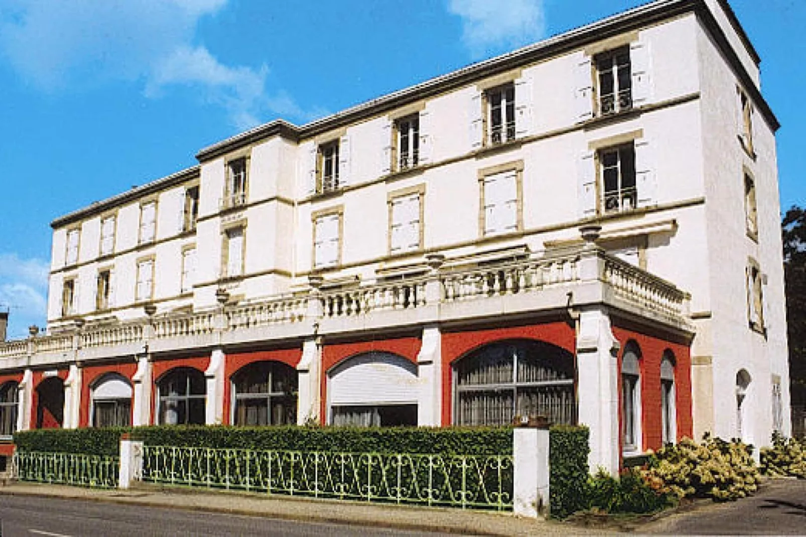 Appartement Beg Meil-Buitenkant zomer