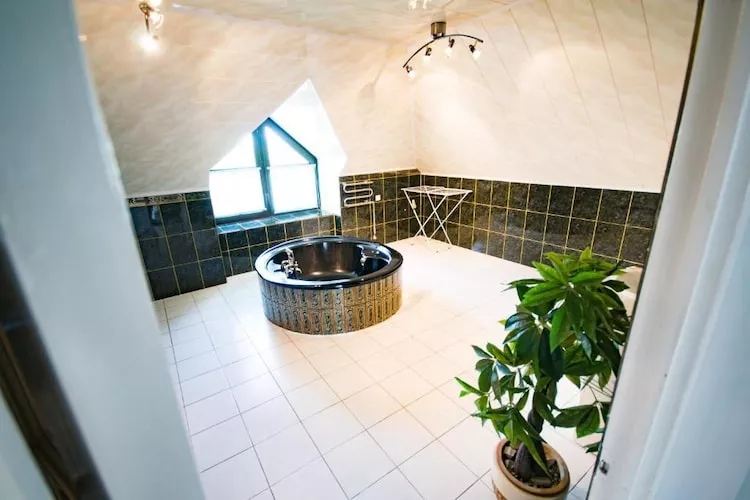 Willa wakacyjna dla 11 osób Brenna-Badkamer