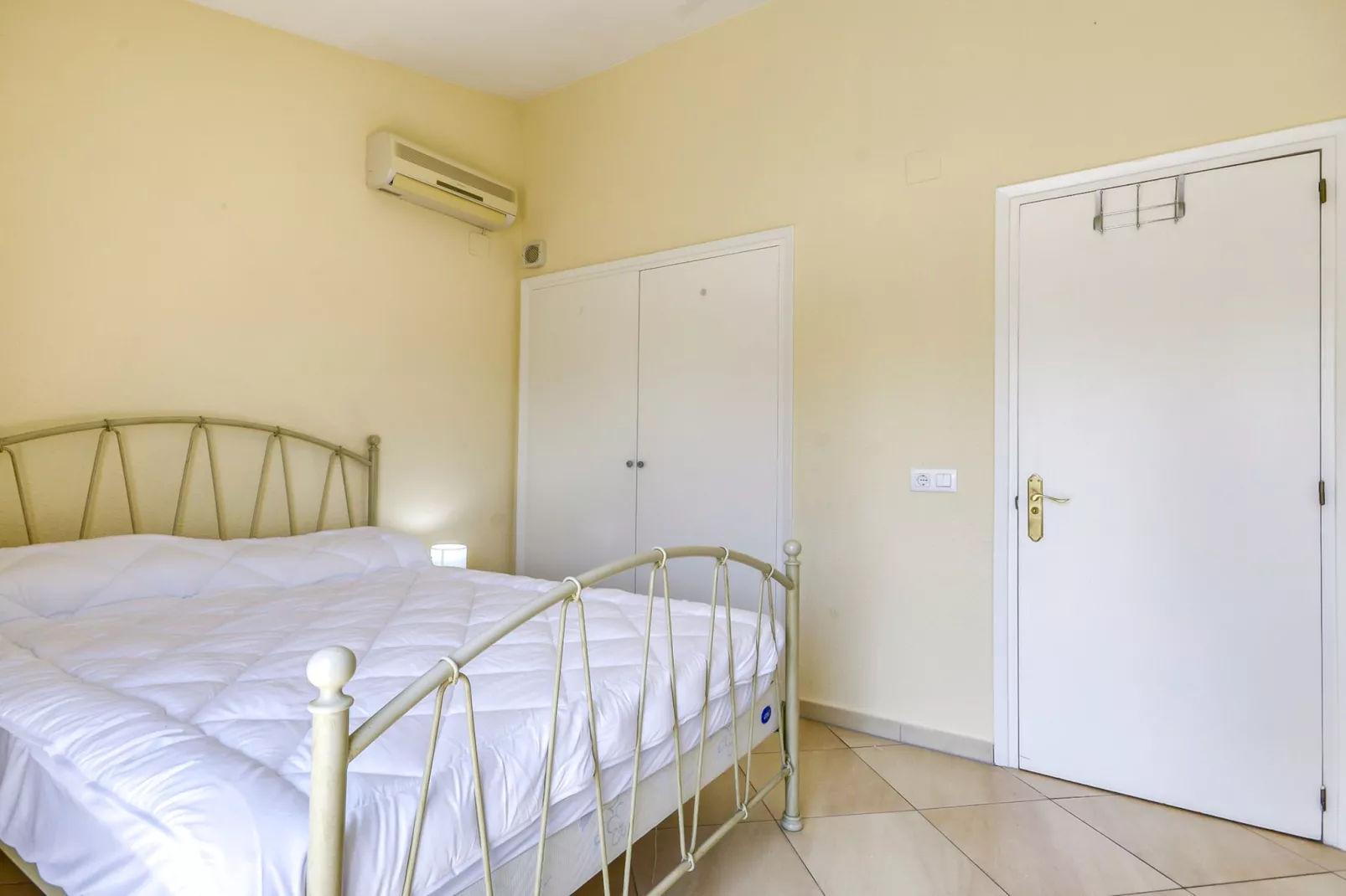 PORT PETIT 10 + Amarre de 3X7 - Immo B-Slaapkamer