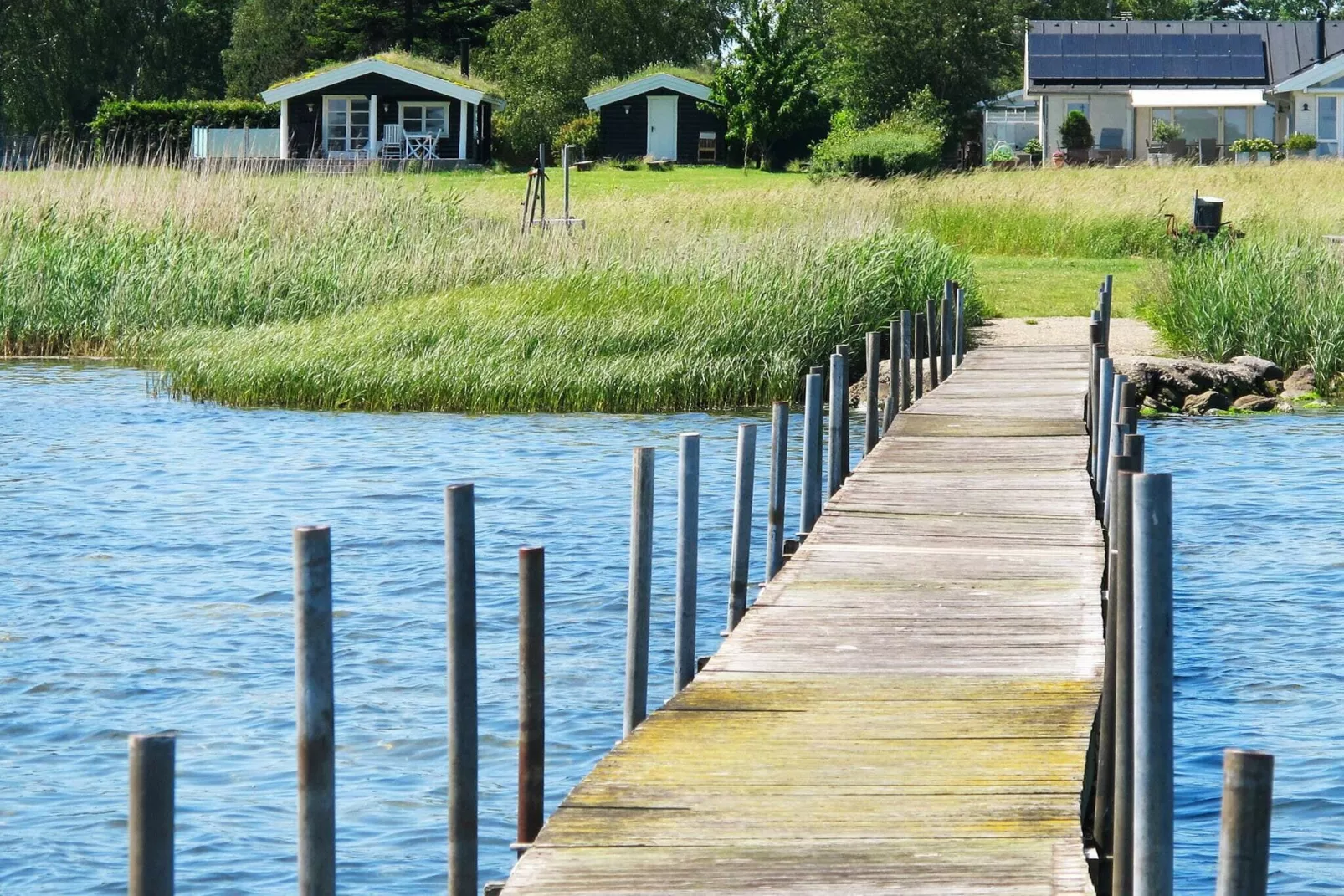 Moderne kusttoevlucht in Eno-By Traum-Niet-getagd