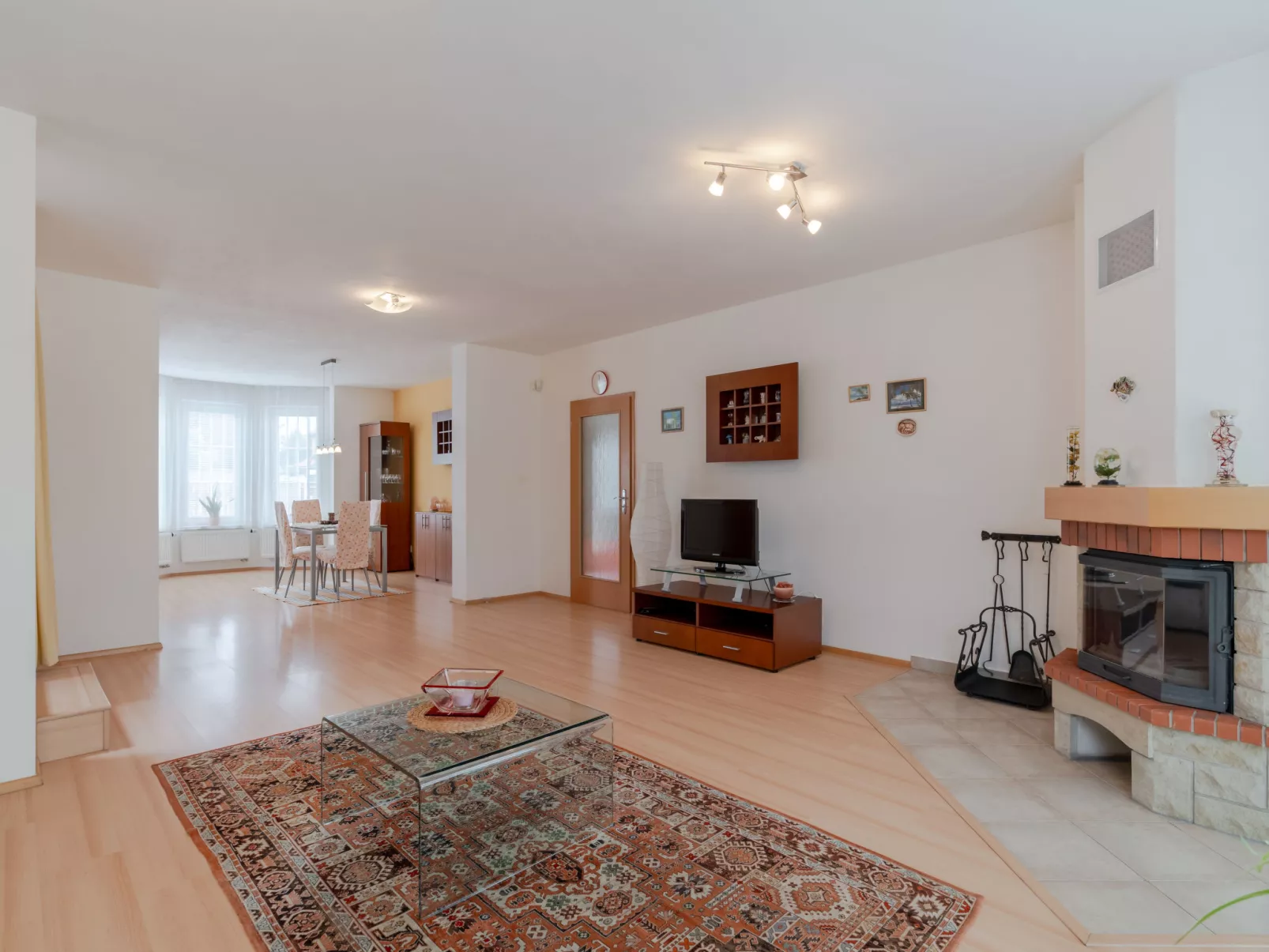 Garden & Terrace Villa-Binnen