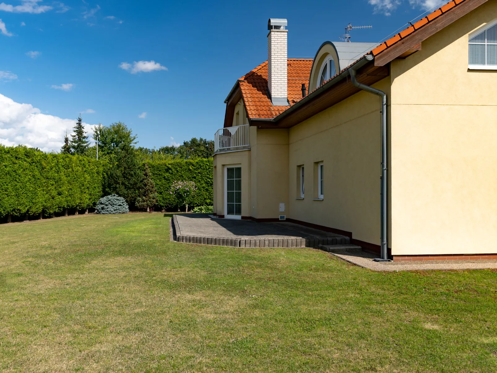 Garden & Terrace Villa-Buiten