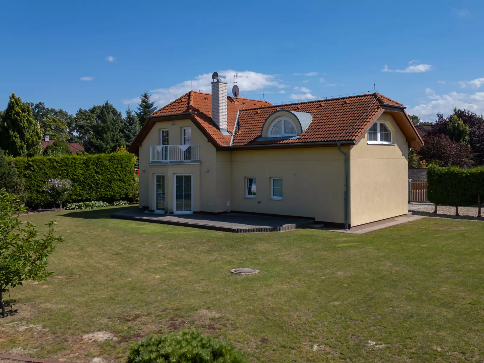 Garden & Terrace Villa-Buiten