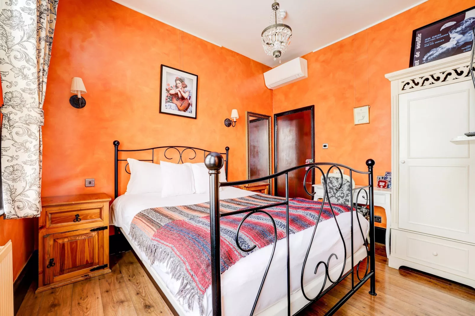 Standard Double  Church Street Hotel-Slaapkamer
