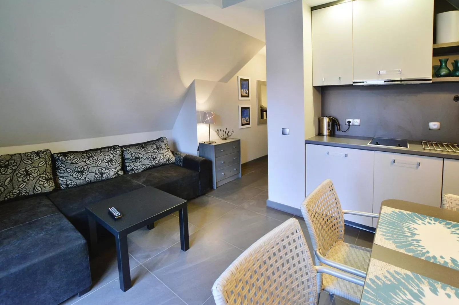 Apartamenty wakacyjne dla 5 osób Rewal-Woonkamer