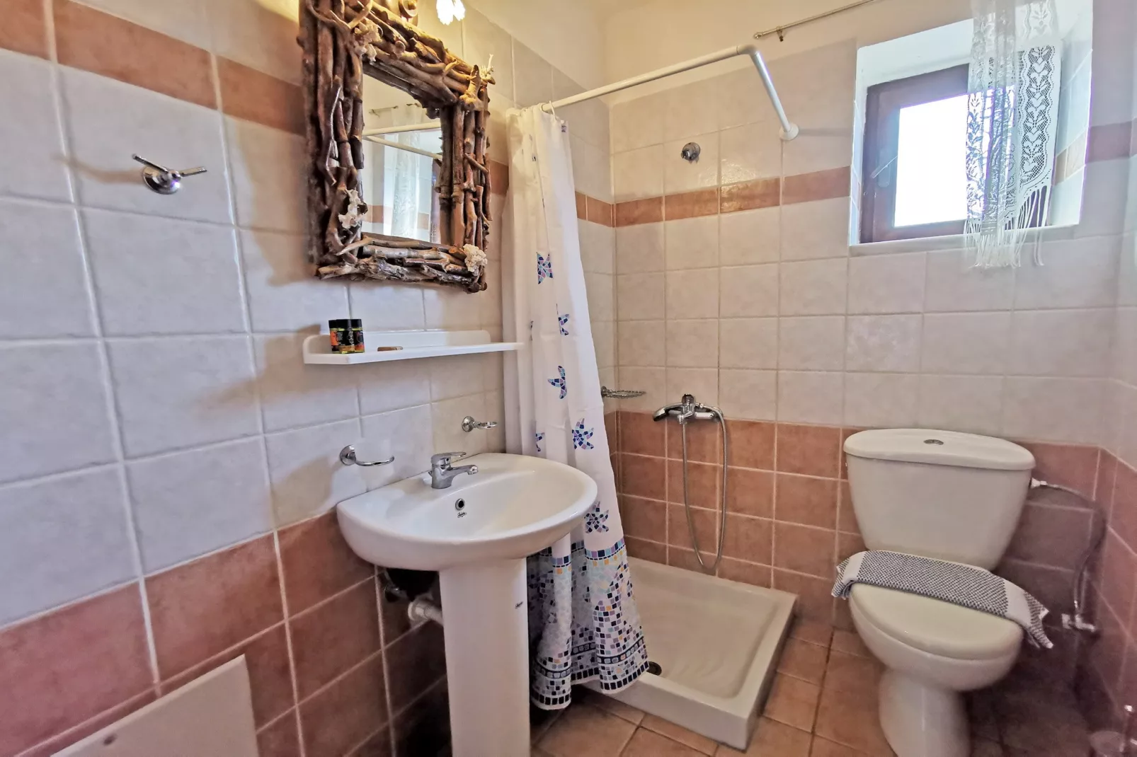 Toxotis 4 - 1 bedroom apartment-Badkamer