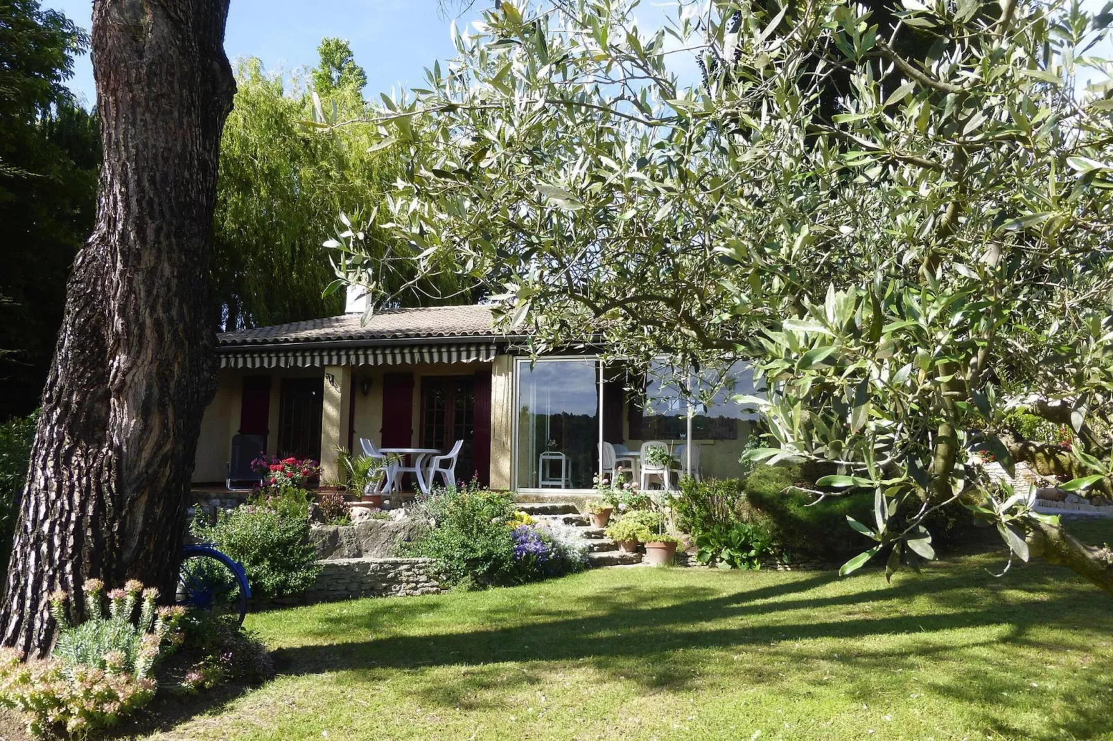 Ferienhaus in Malaucène-Buitenkant zomer