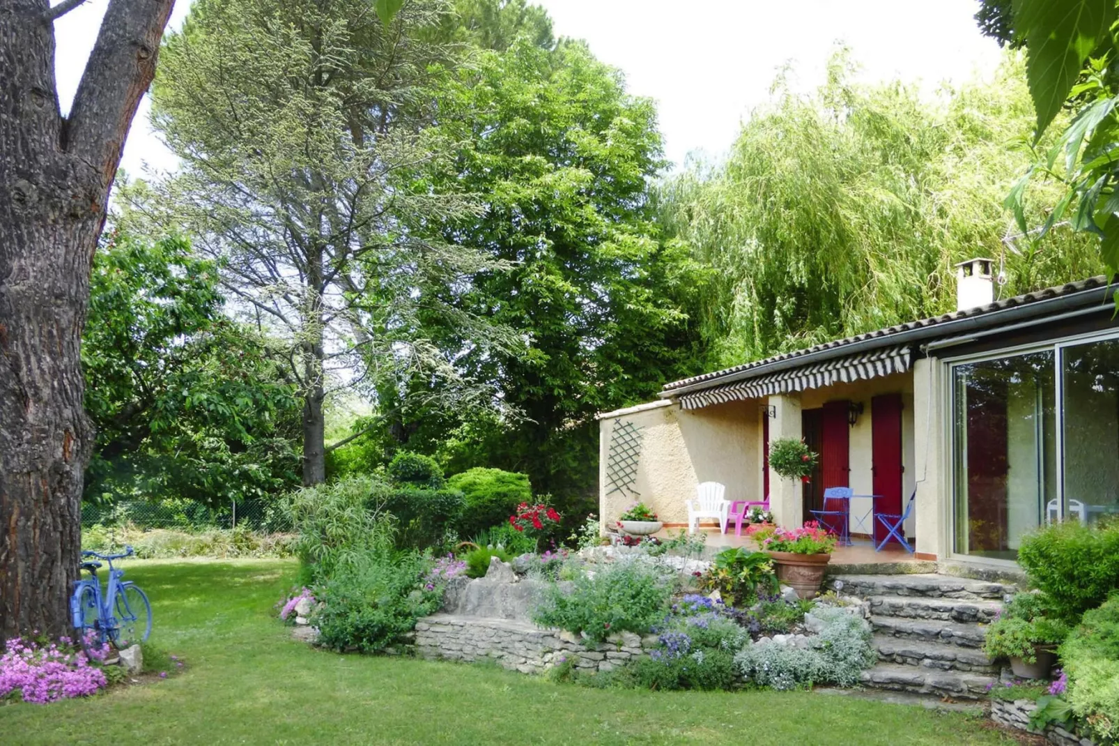 Ferienhaus in Malaucène-Buitenkant zomer