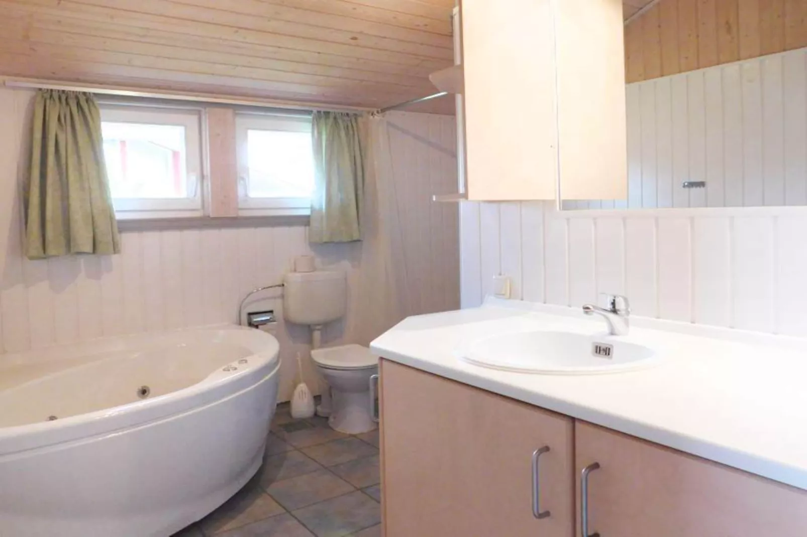 FH Seeschwalbe 165-Badkamer