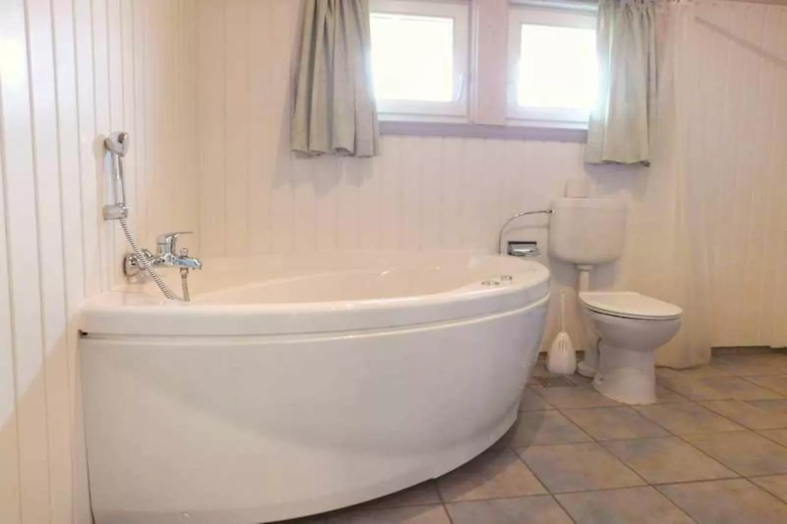 FH Seeschwalbe 165-Badkamer