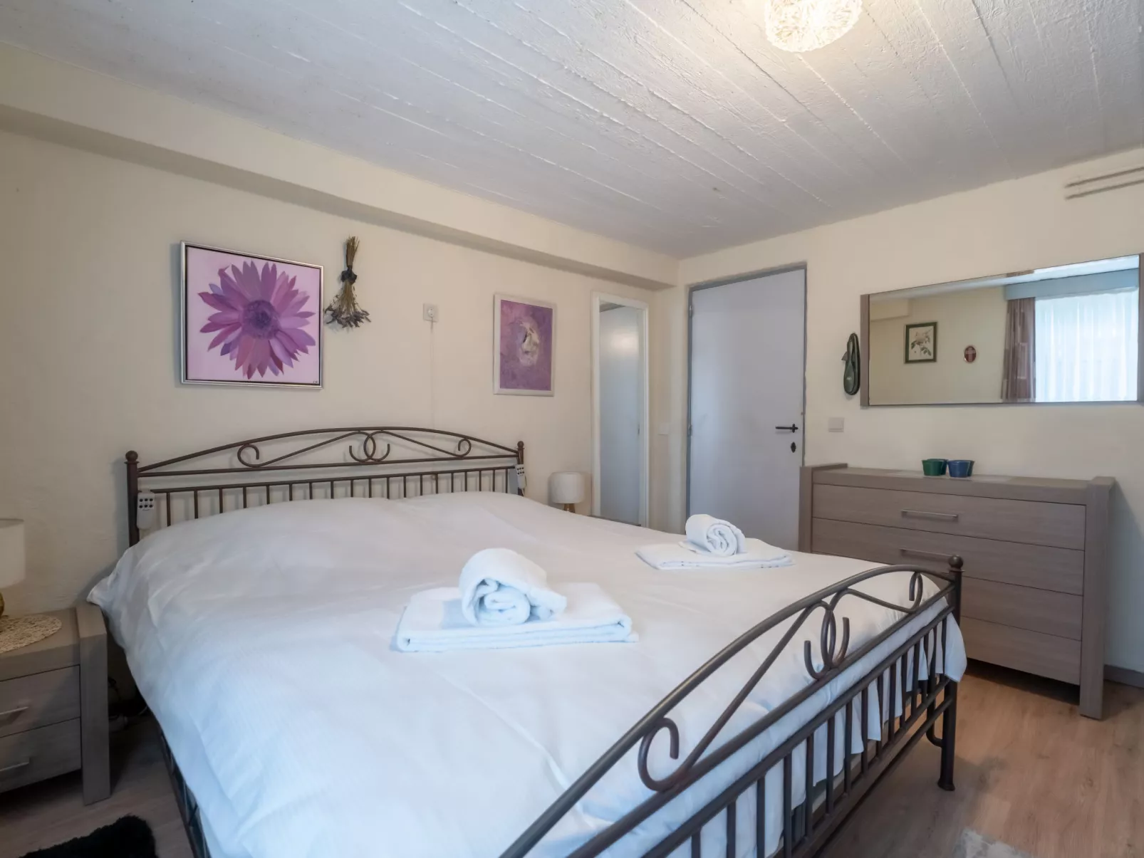 Zeelucht with private garden-Binnen