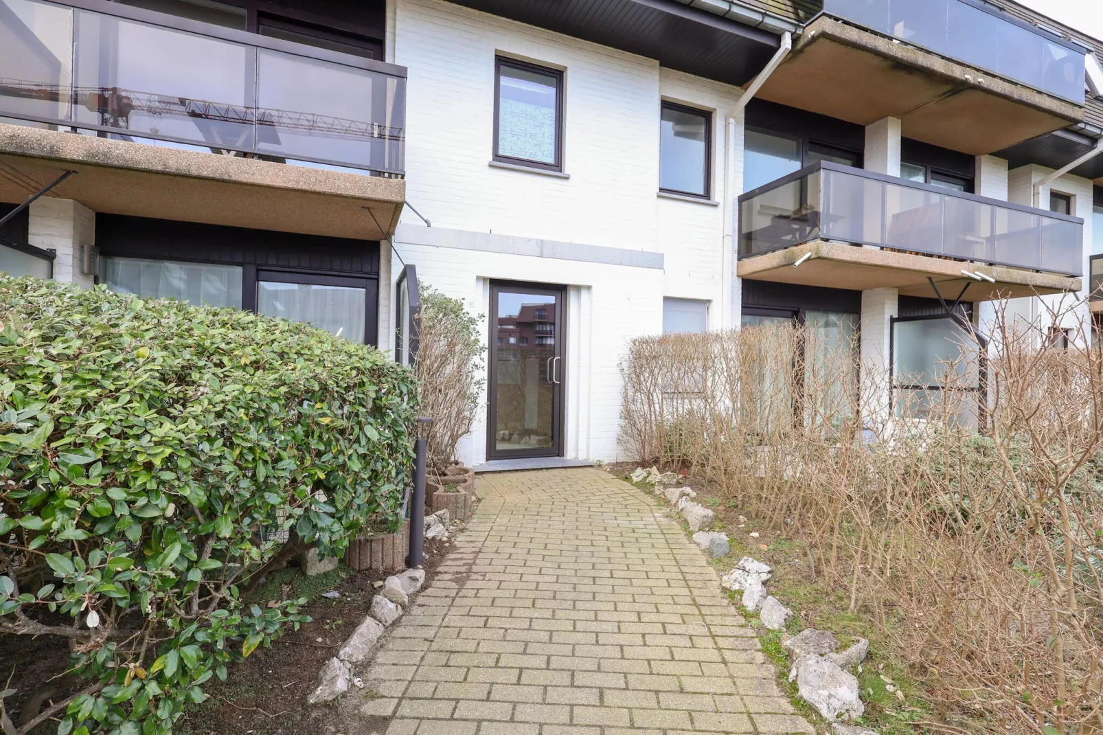 PLAZA C/1232-Buitenkant zomer