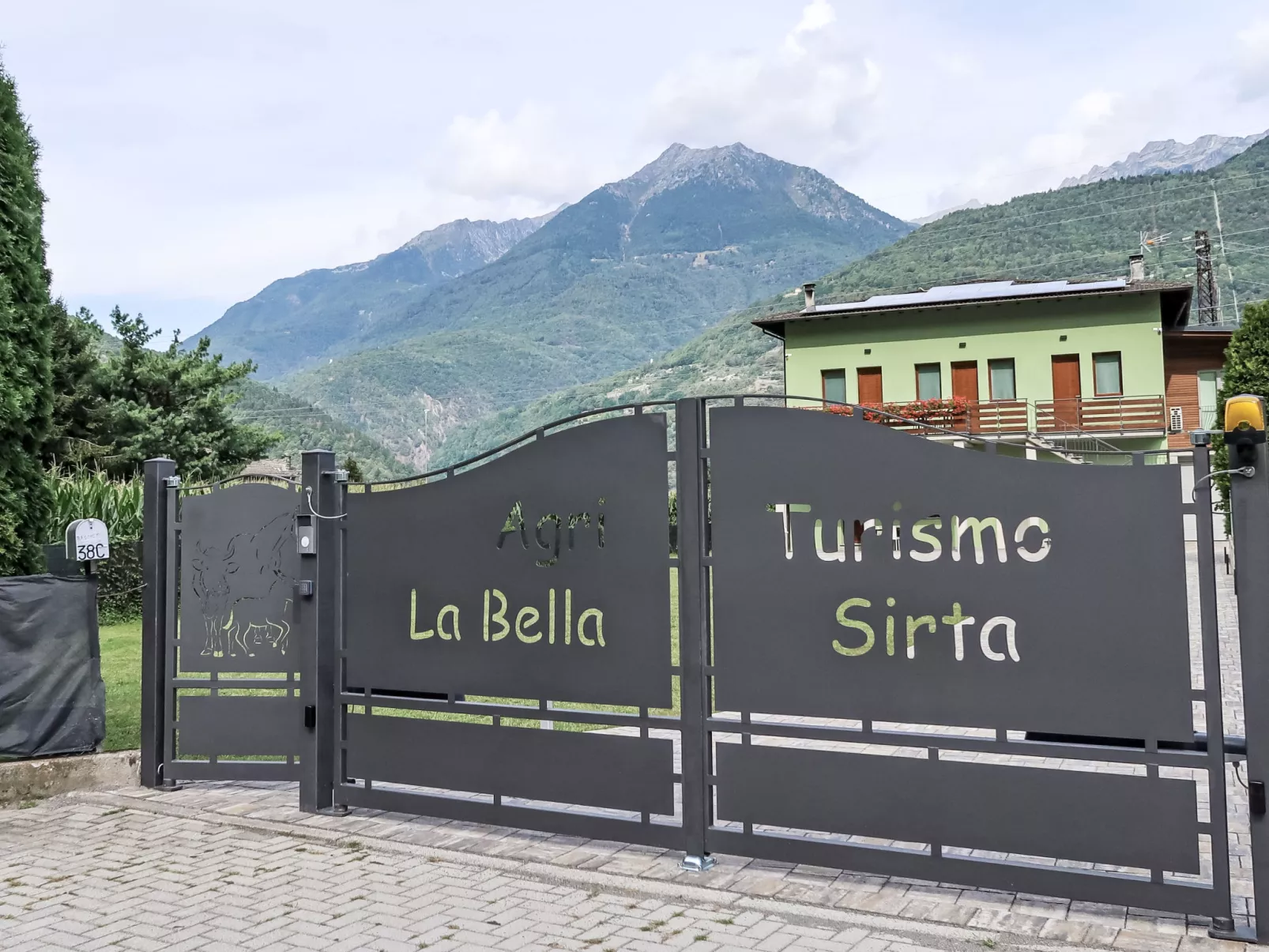 La Bella Sirta-Buiten