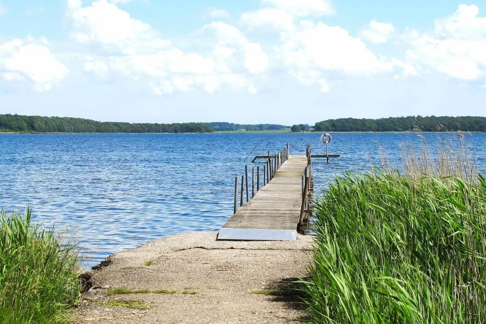 Moderne kusttoevlucht in Eno-By Traum-Niet-getagd