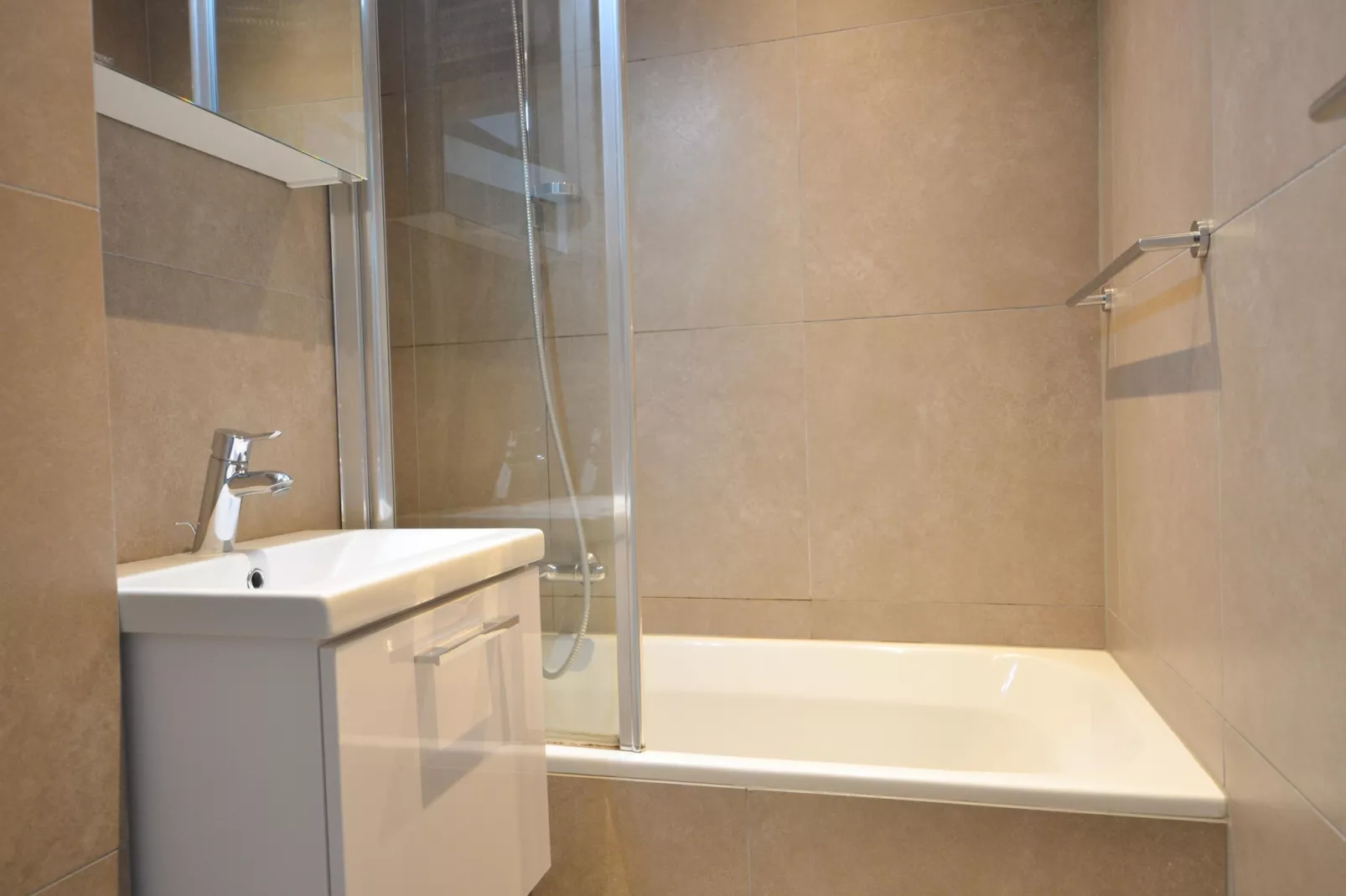 BRITANNI/BRIT0702-Badkamer