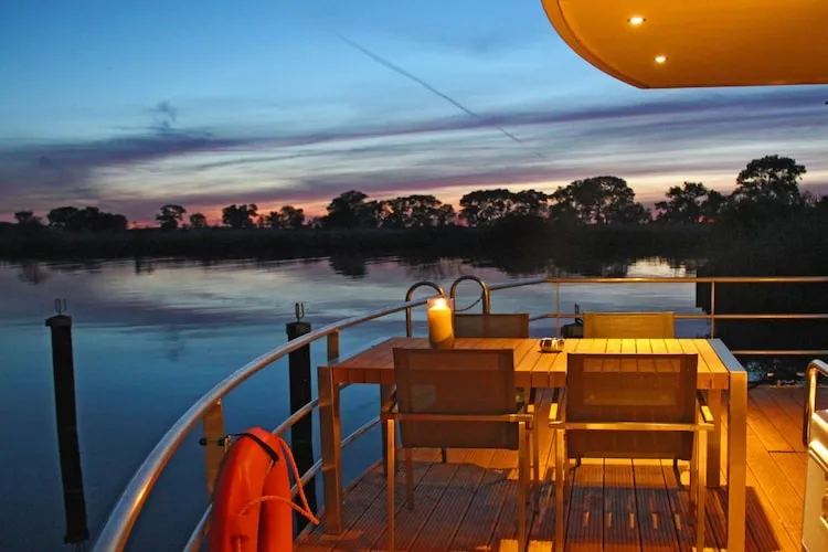 Hausboot Floating 44 Undine / 4 Personen-Buitenkant zomer