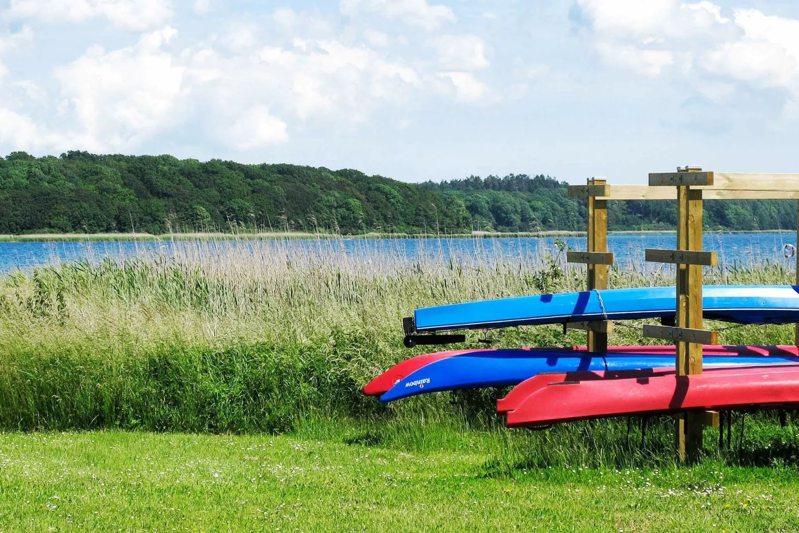 Moderne kusttoevlucht in Eno-By Traum-Niet-getagd