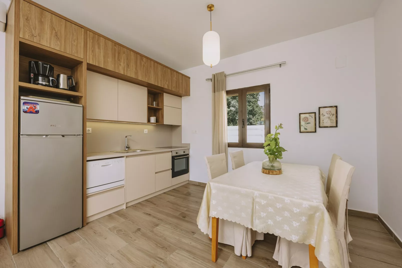 Villa Panormo Crete-Eetkamer