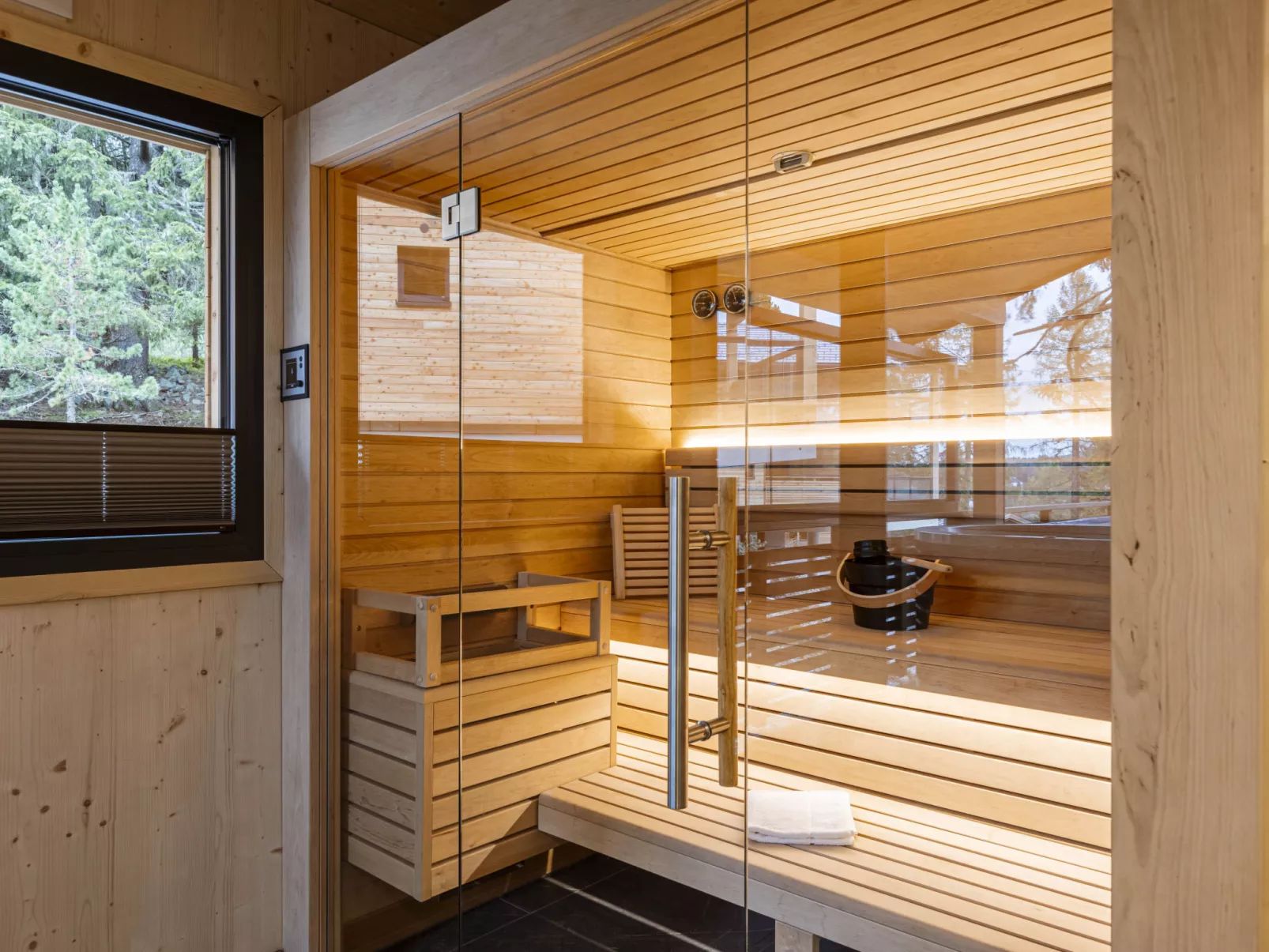 Superior # 12 Sauna & Hot Tub-Binnen